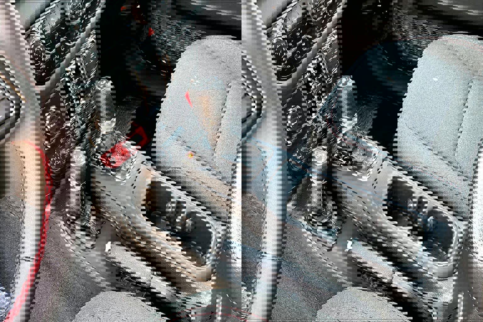 Used 2024 Jeep Wrangler Unlimited Rubicon w/ Convenience Group AWD/4WD image 17