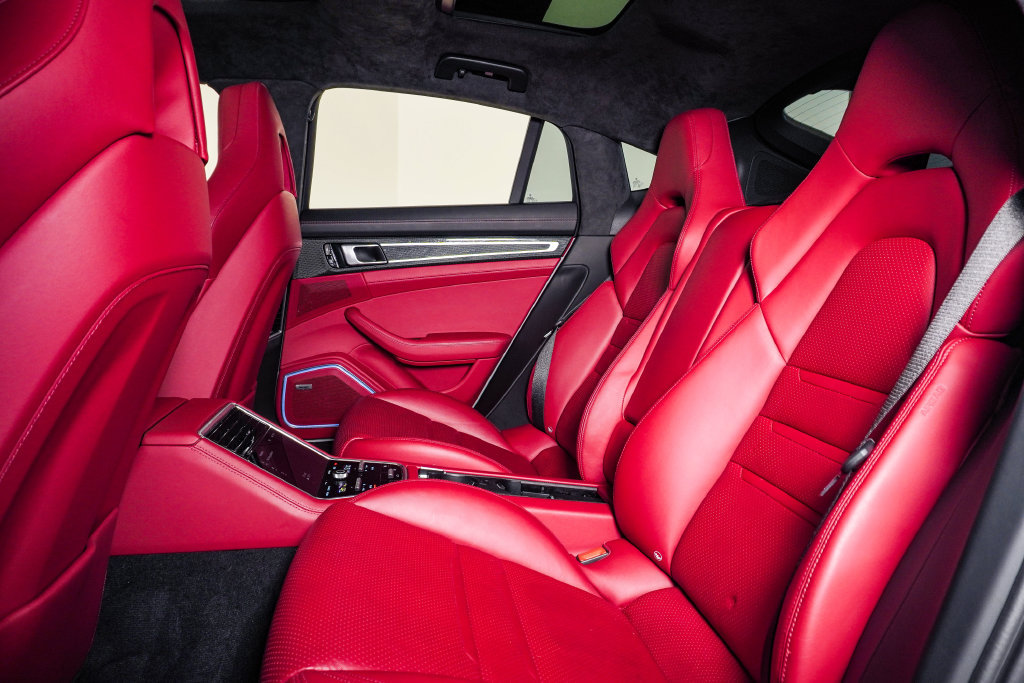 Used 2019 Porsche Panamera GTS AWD/4WD image 17