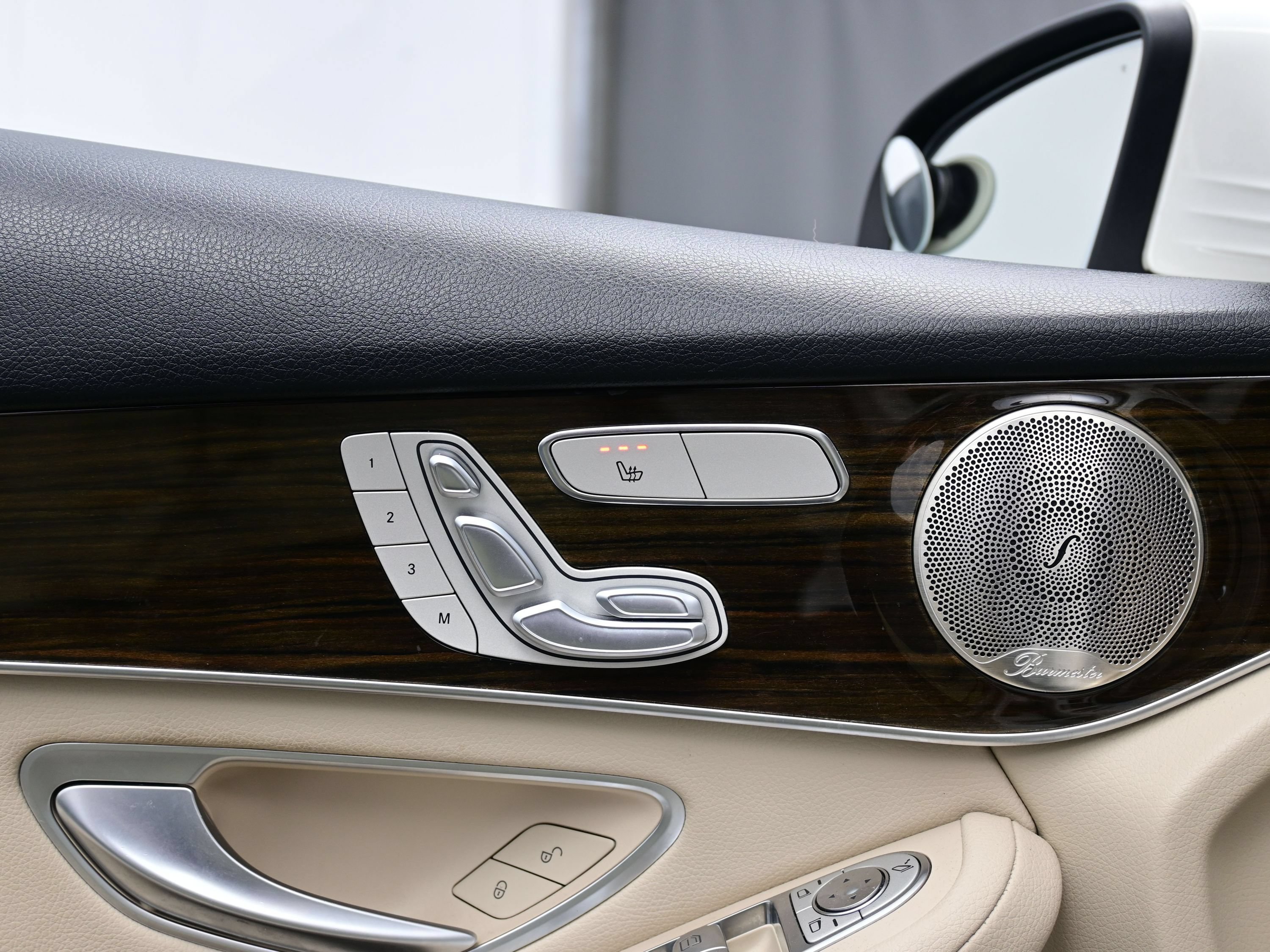 Used 2021 Mercedes-Benz GLC 300 image 11