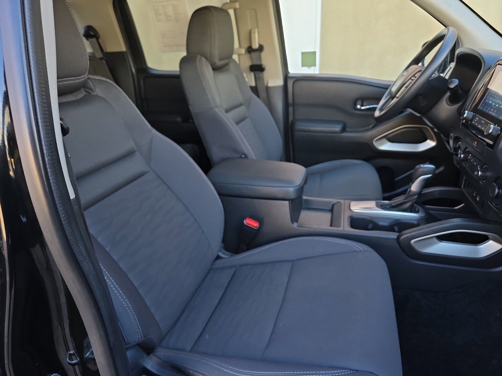 Used 2022 Nissan Frontier SV image 23