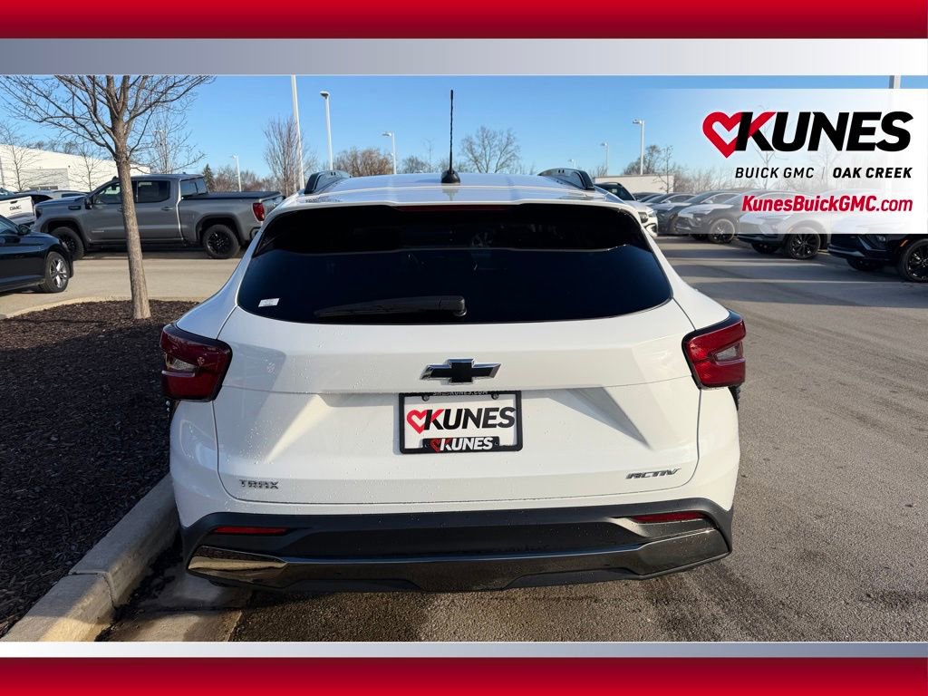 Used 2024 Chevrolet Trax ACTIV w/ Sunroof Package image 5