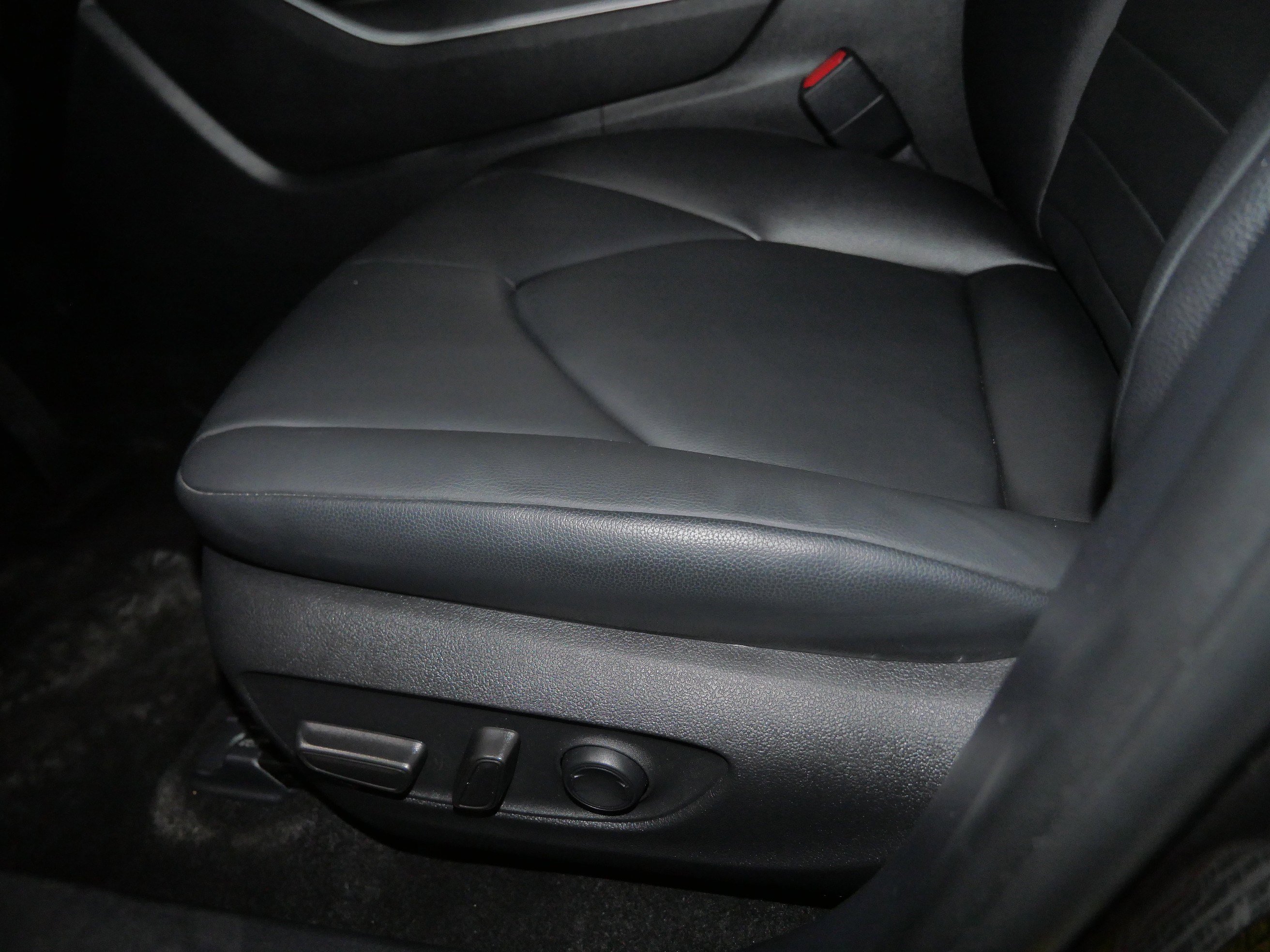 Used 2024 Toyota Highlander XLE image 21