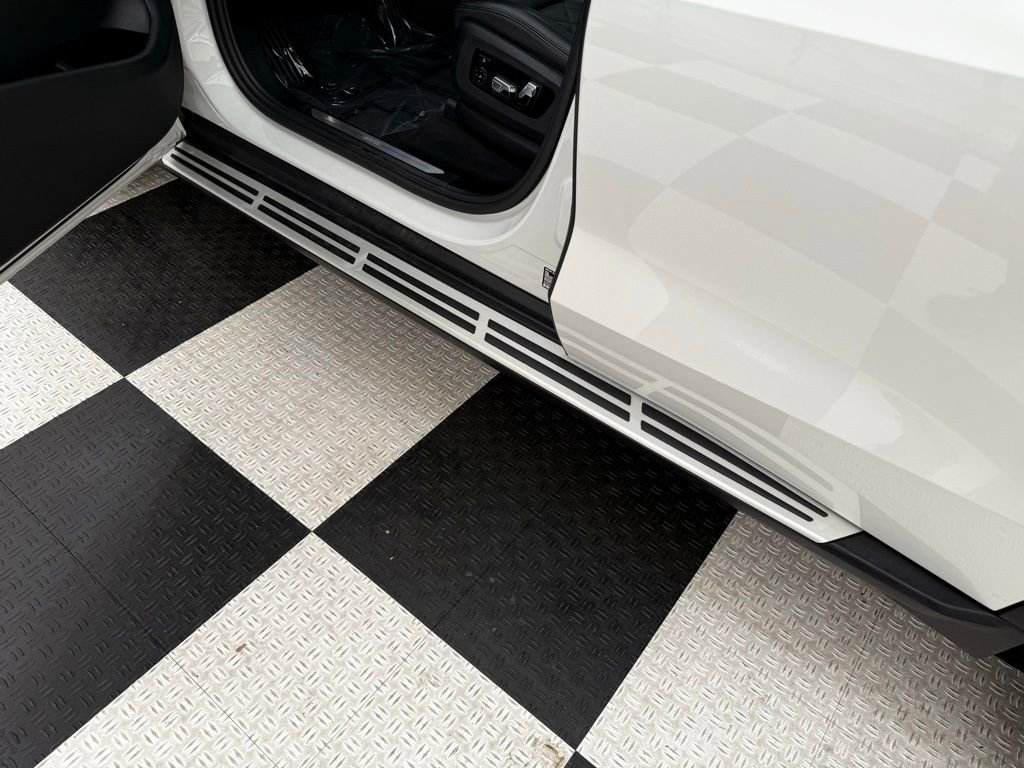 Used 2024 BMW X5 xDrive40i w/ Premium Package image 32