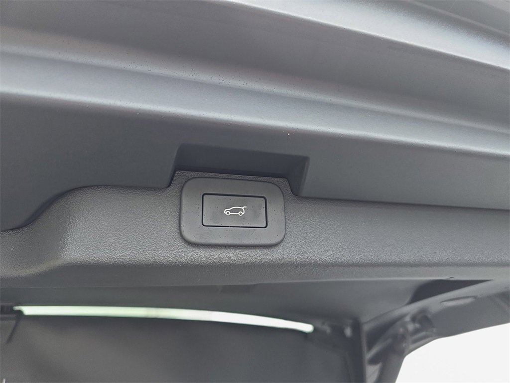 New 2026 Land Rover Discovery Dynamic SE image 14