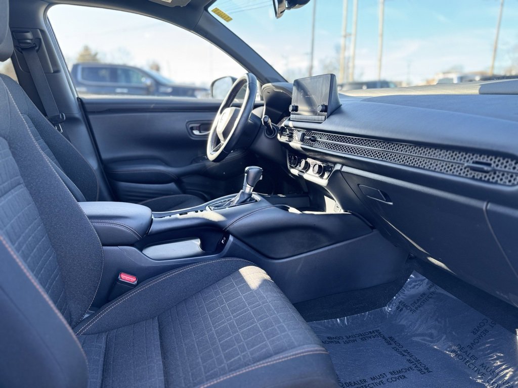 Used 2023 Honda HR-V Sport image 11