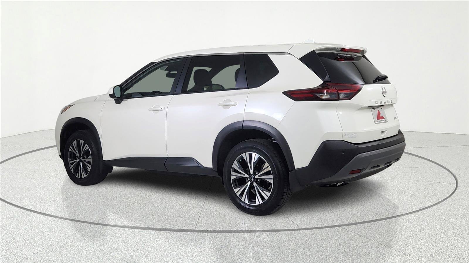 Used 2023 Nissan Rogue SV FWD image 4
