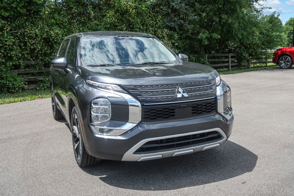 Used 2024 Mitsubishi Outlander SE FWD image 7