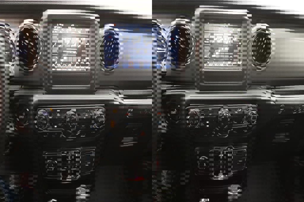 Used 2023 Jeep Wrangler Unlimited w/ Cold Weather Group image 25