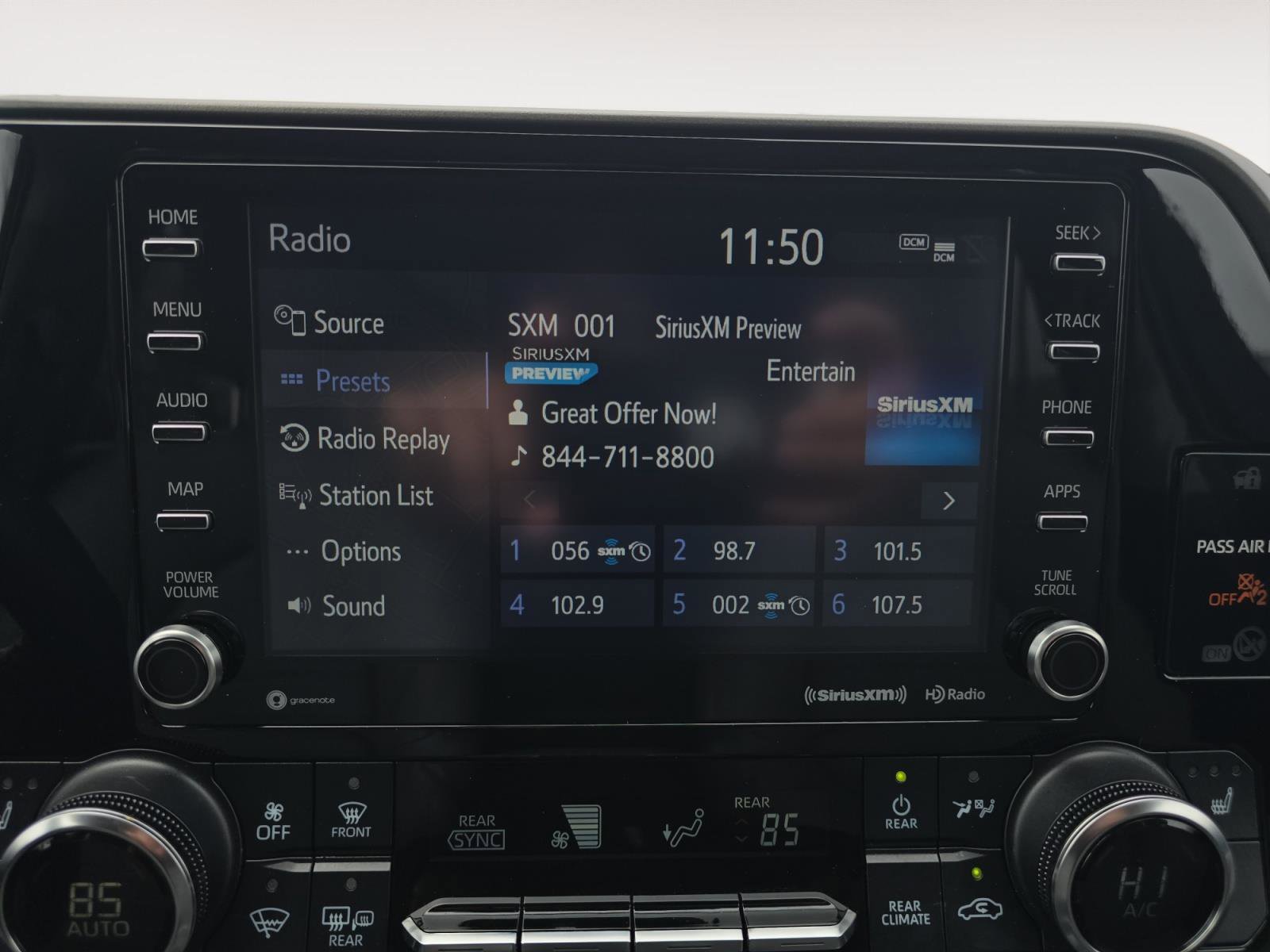 Used 2022 Toyota Highlander XLE image 18