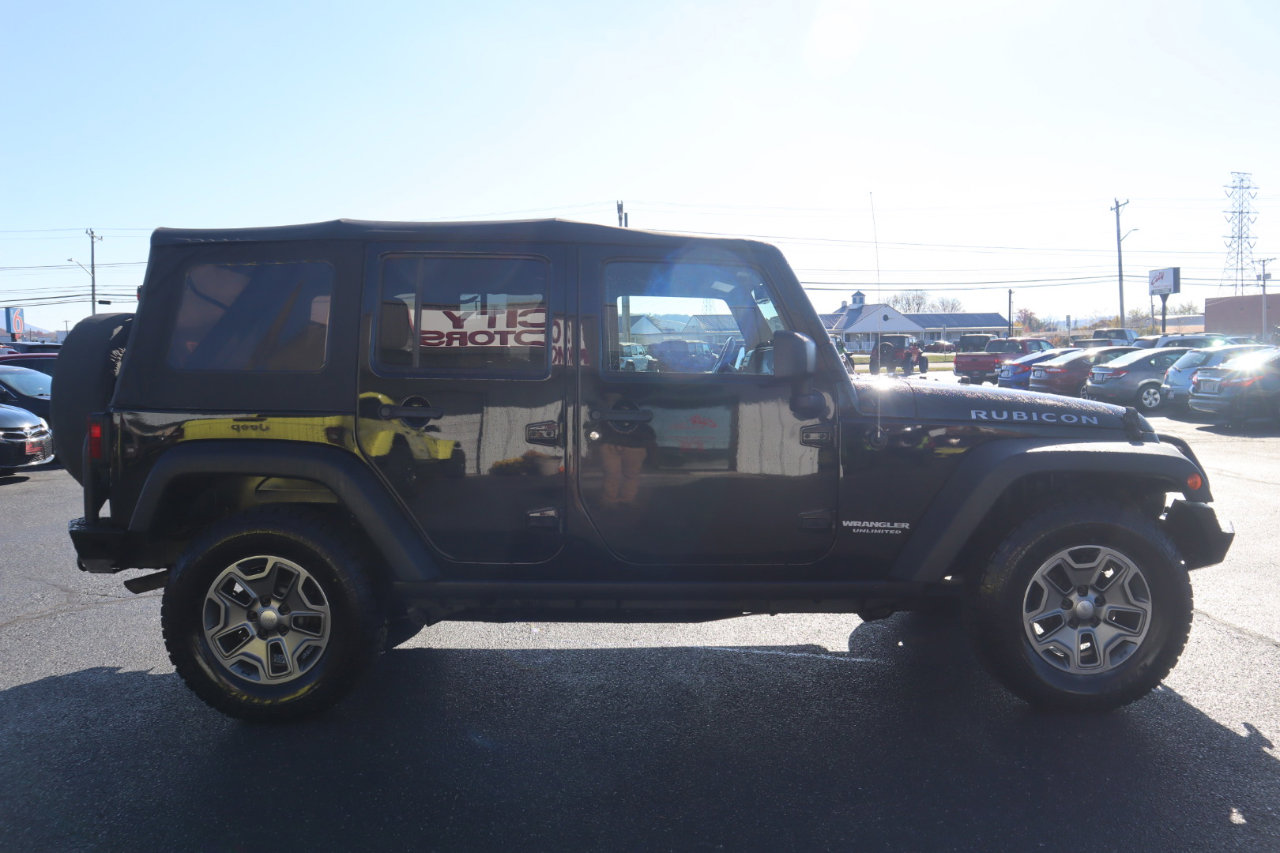 Used 2014 Jeep Wrangler Unlimited Rubicon w/ Connectivity Group image 6