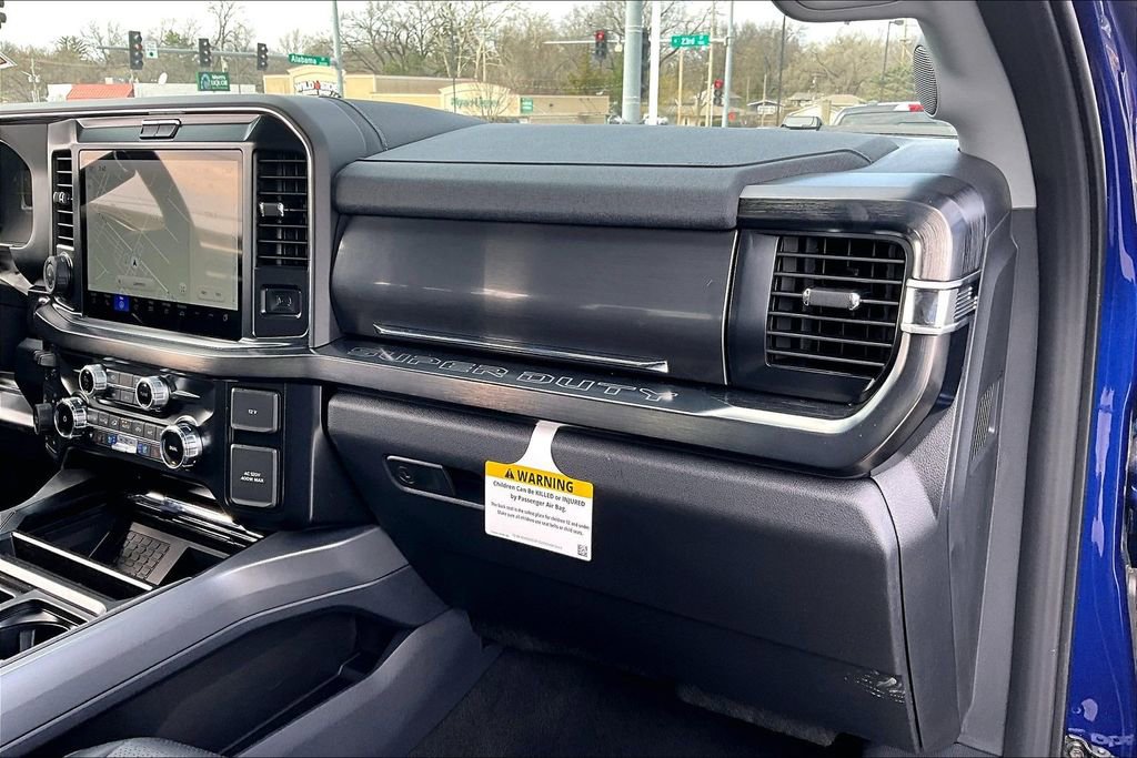 New 2026 Ford F250 Lariat w/ Black Appearance Package image 30
