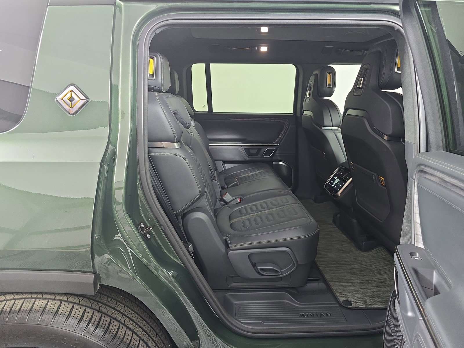 Used 2022 Rivian R1S Launch Edition AWD/4WD image 23