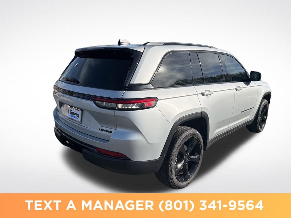 Used 2025 Jeep Grand Cherokee Limited w/ Black Appearance Package image 32