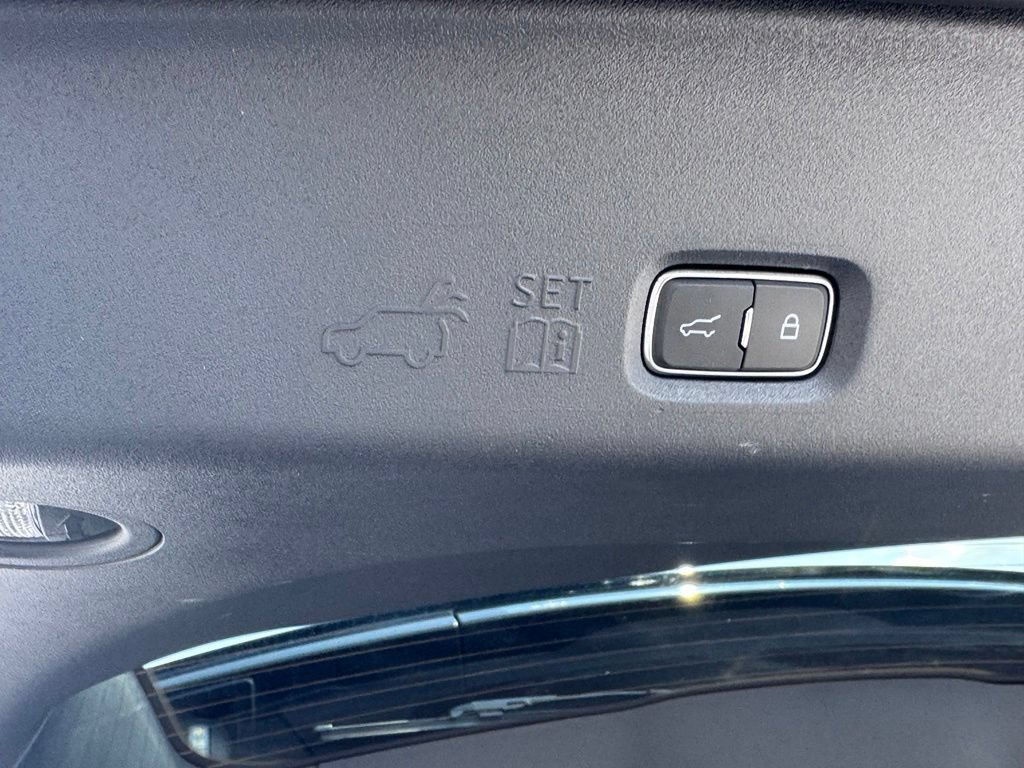 Used 2025 Ford Expedition Platinum w/ Platinum Ultimate Package AWD/4WD image 48