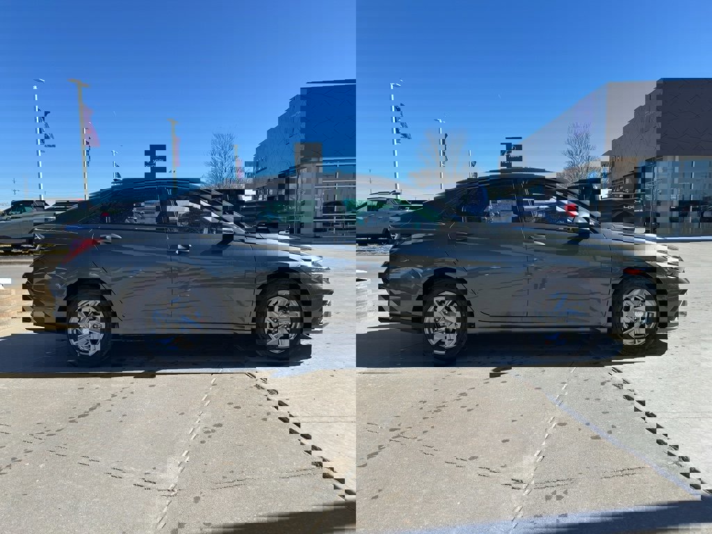 New 2026 Hyundai Elantra SE image 7