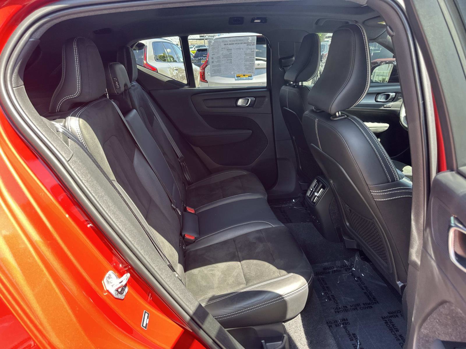 Certified 2021 Volvo XC40 P8 Recharge w/ Advanced Package image 24