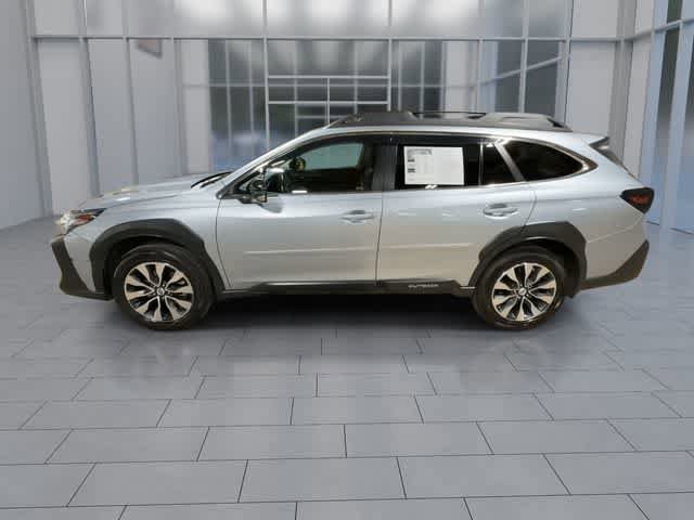 Used 2023 Subaru Outback Limited AWD/4WD image 5