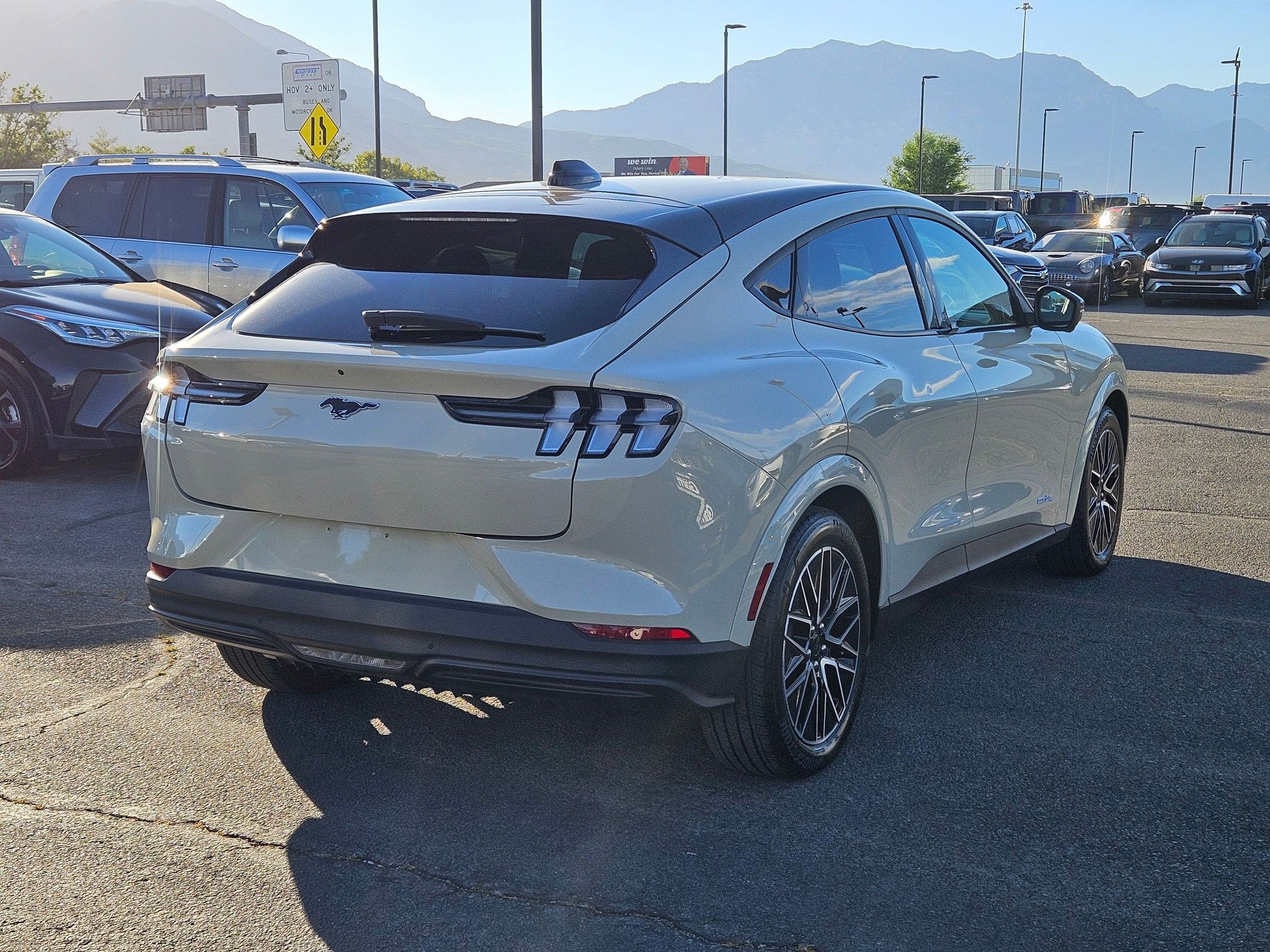 Used 2025 Ford Mustang Mach-E Premium AWD/4WD image 3