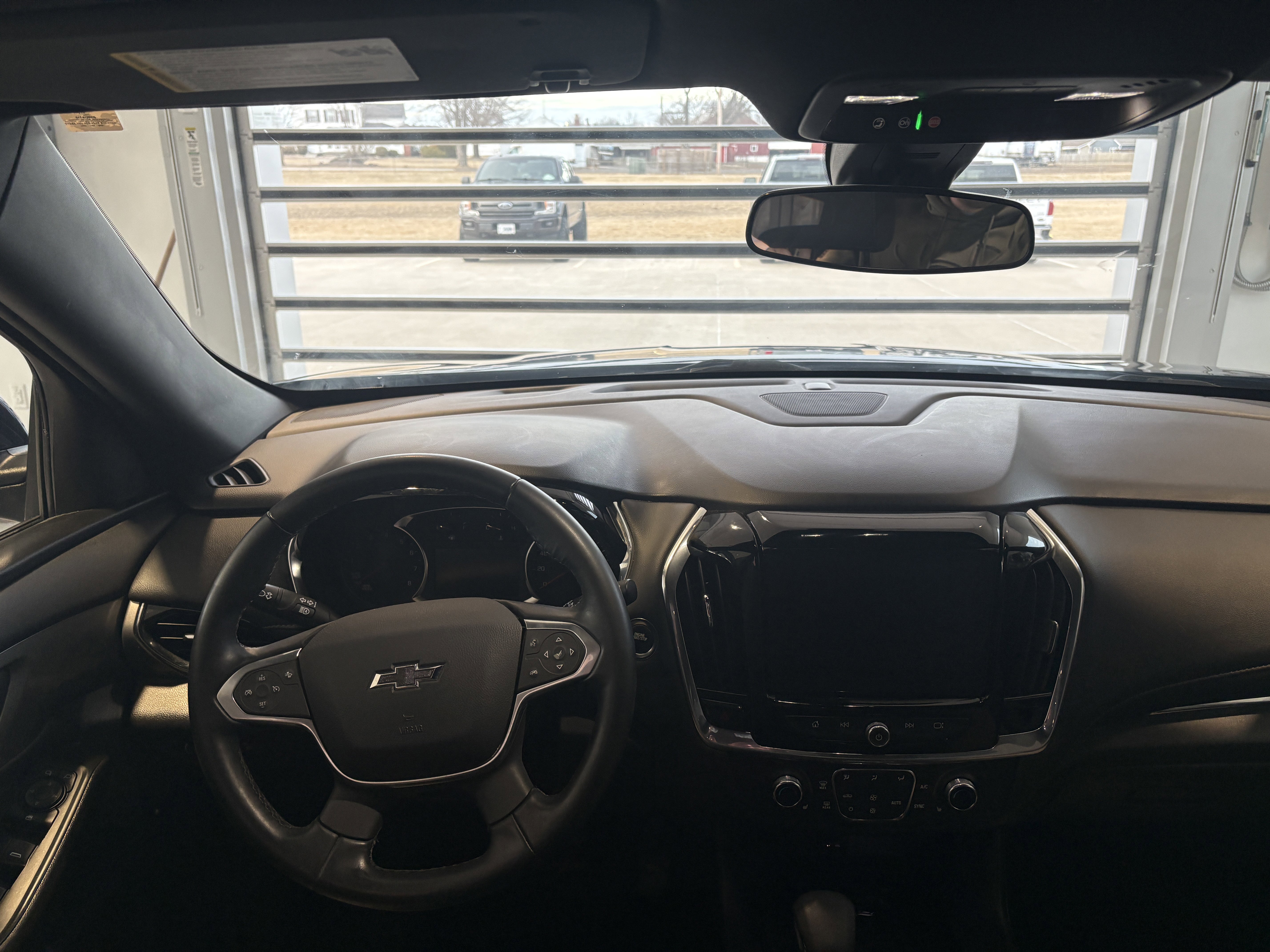 Used 2023 Chevrolet Traverse LT image 11