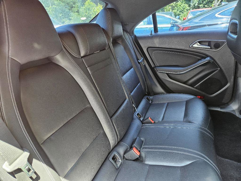 Used 2018 Mercedes-Benz CLA 250 image 41