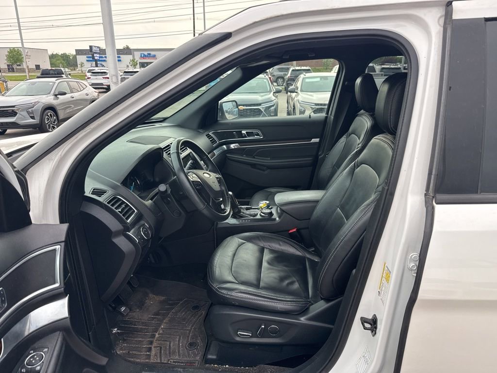Used 2018 Ford Explorer Limited AWD/4WD image 8