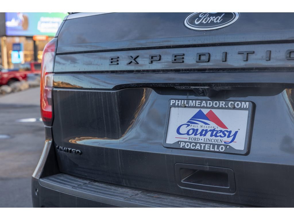 Used 2022 Ford Expedition Max Limited image 32