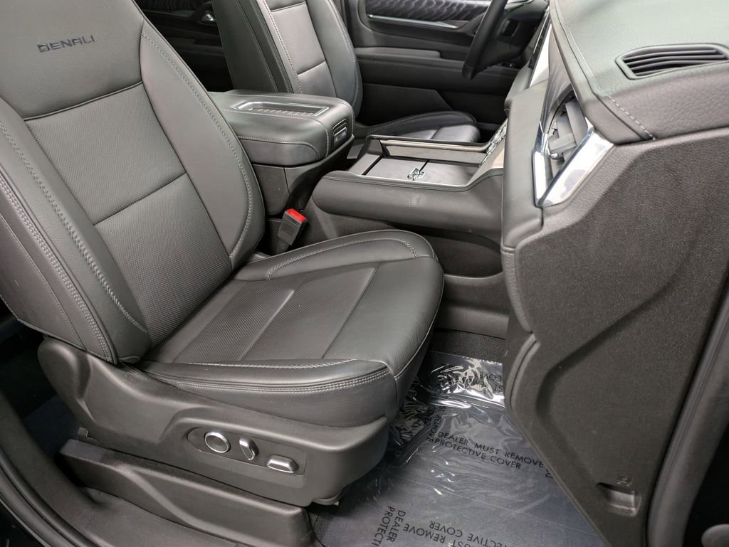 Used 2023 GMC Yukon Denali w/ LPO, Floor Liner Package image 28