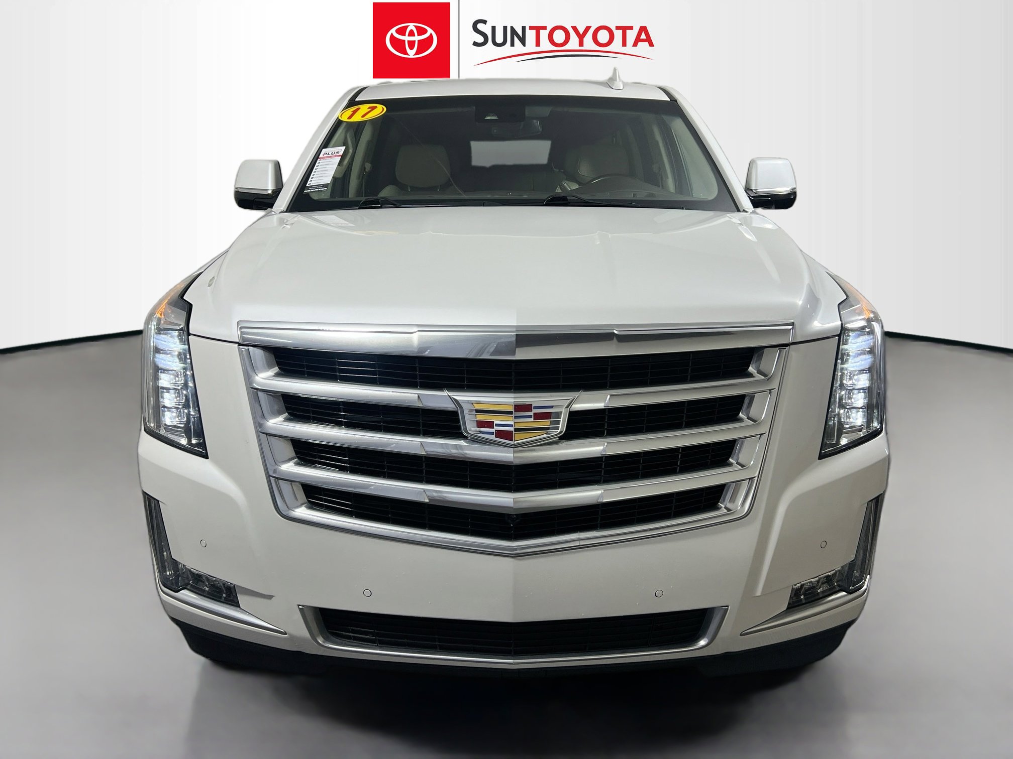 Used 2017 Cadillac Escalade ESV Luxury RWD image 10