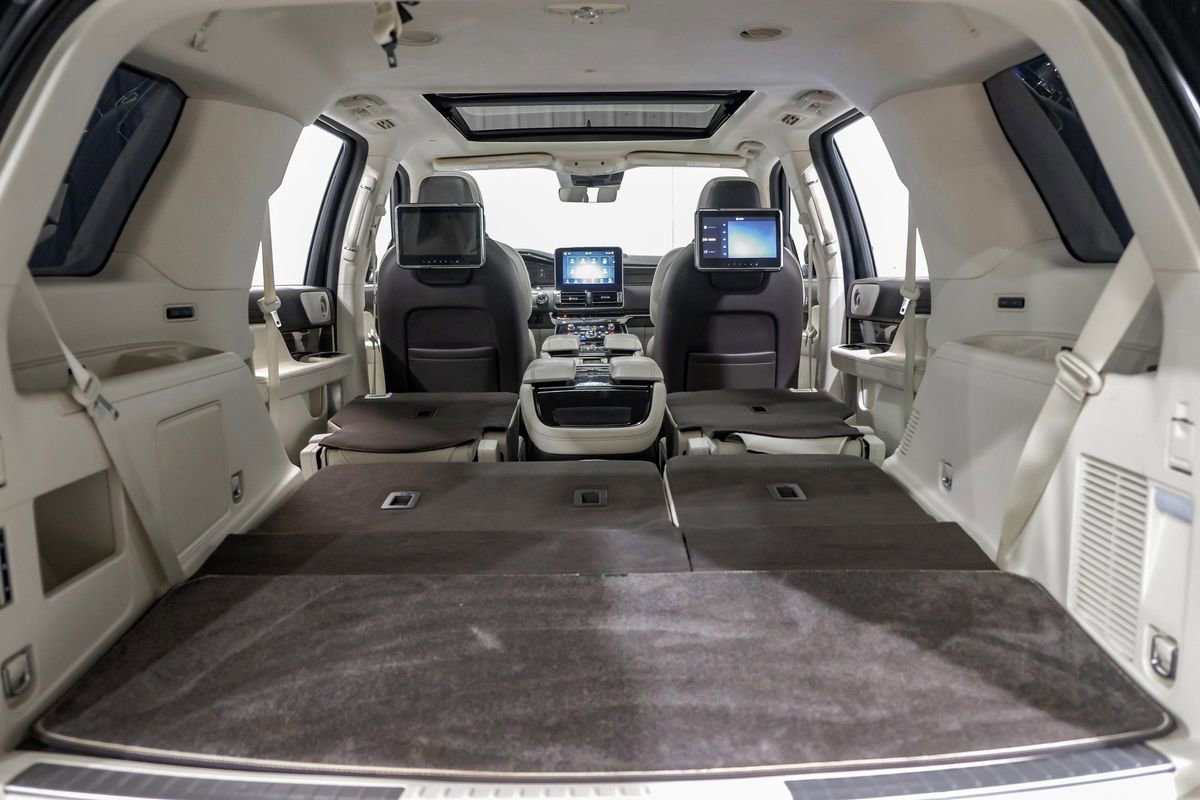 Used 2020 Lincoln Navigator Black Label w/ Cargo Convenience Package AWD/4WD image 64