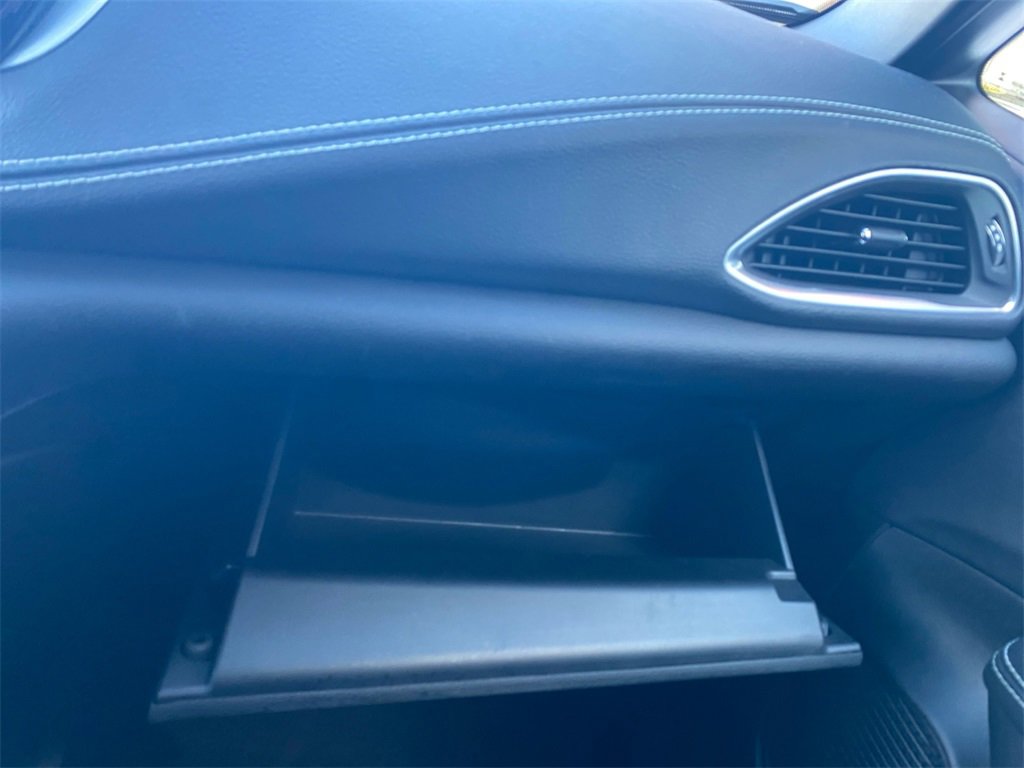 Used 2025 Chrysler Pacifica Limited image 30