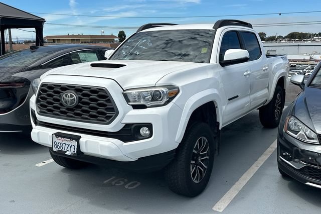 Used 2020 Toyota Tacoma TRD Sport w/ Technology Package AWD/4WD image 2