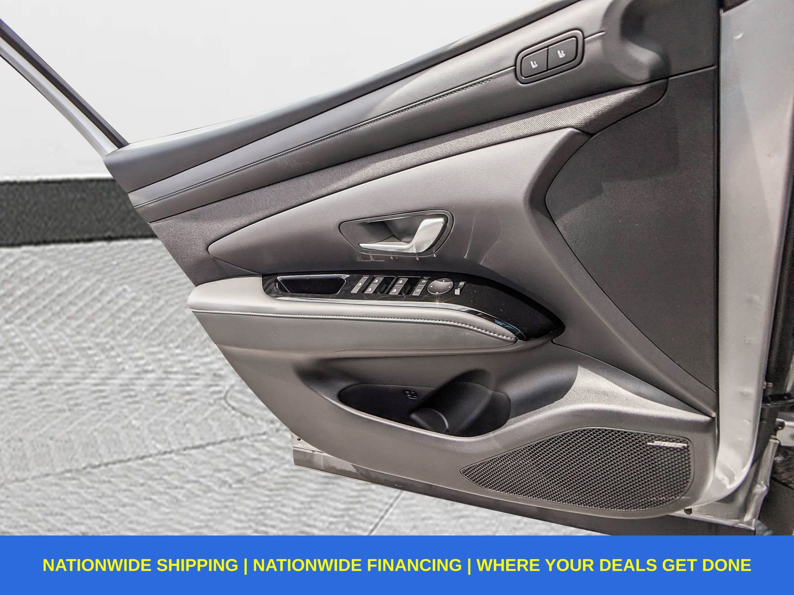 New 2025 Hyundai Tucson Limited image 36