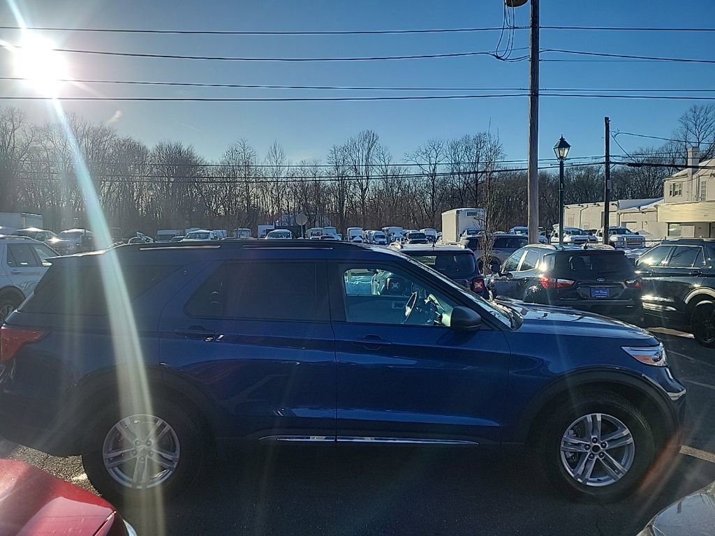 Certified 2023 Ford Explorer XLT w/ Class IV Trailer Tow Package image 9