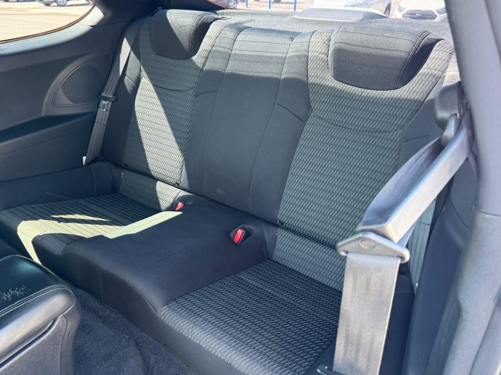Used 2016 Hyundai Genesis 3.8 RWD image 9
