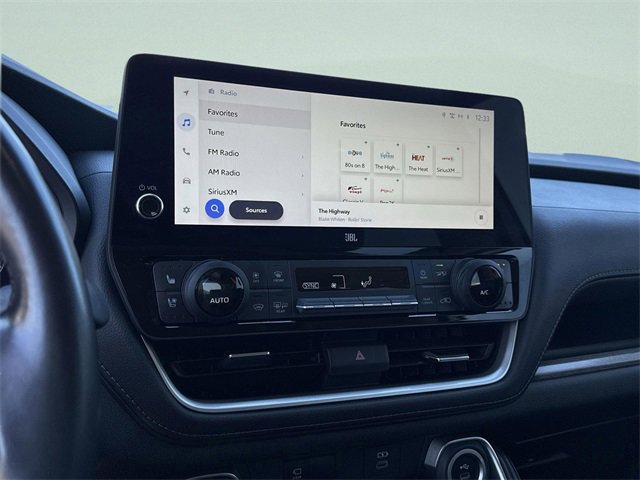 Used 2024 Toyota Grand Highlander Limited image 30