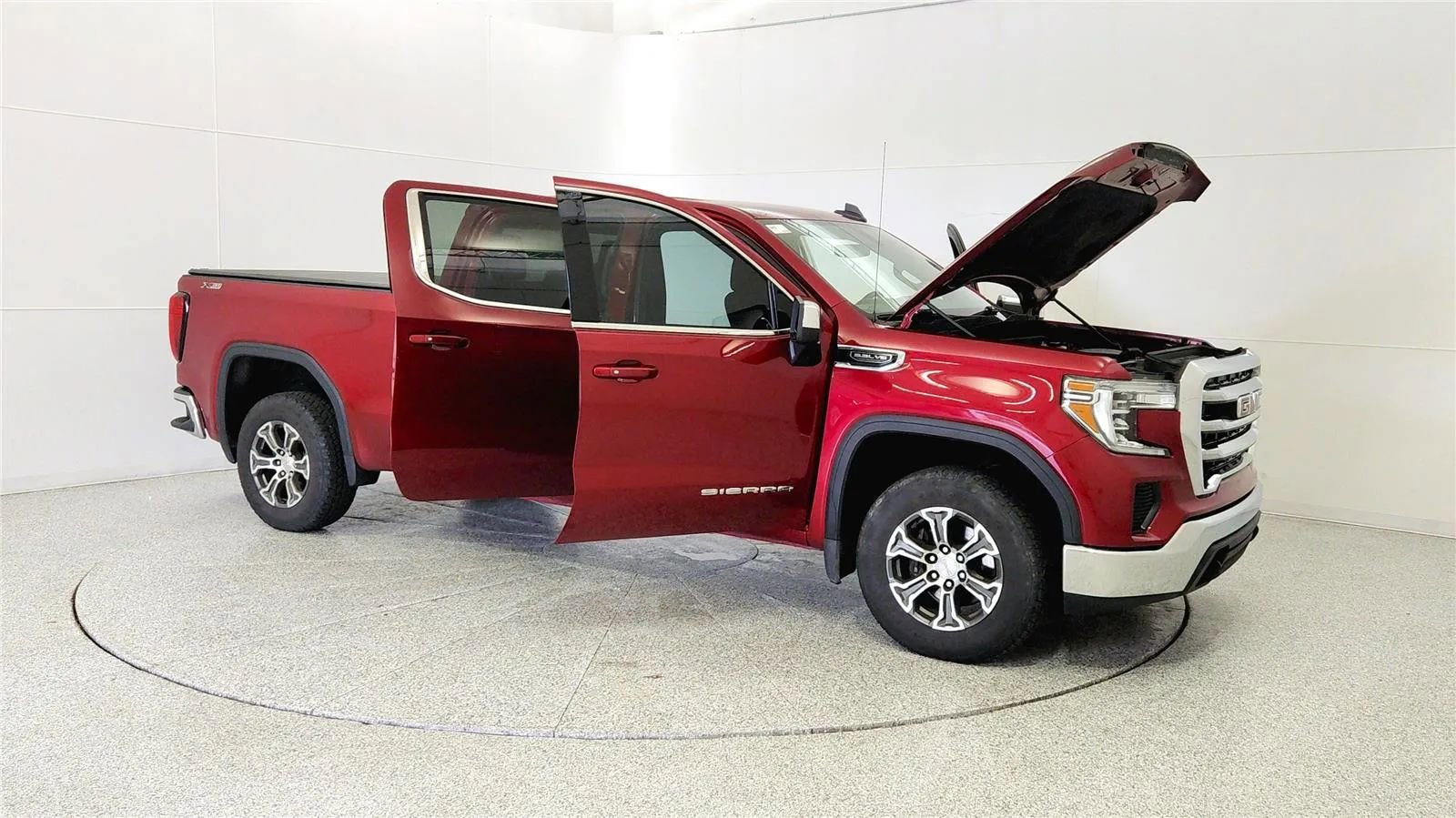 Used 2019 GMC Sierra 1500 SLE w/ X31 Off-Road Package AWD/4WD image 9