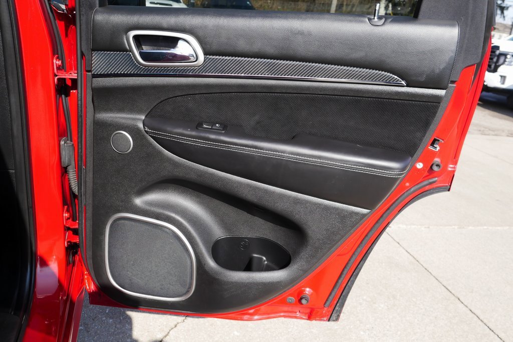 Used 2015 Jeep Grand Cherokee SRT w/ Luxury Group II image 37