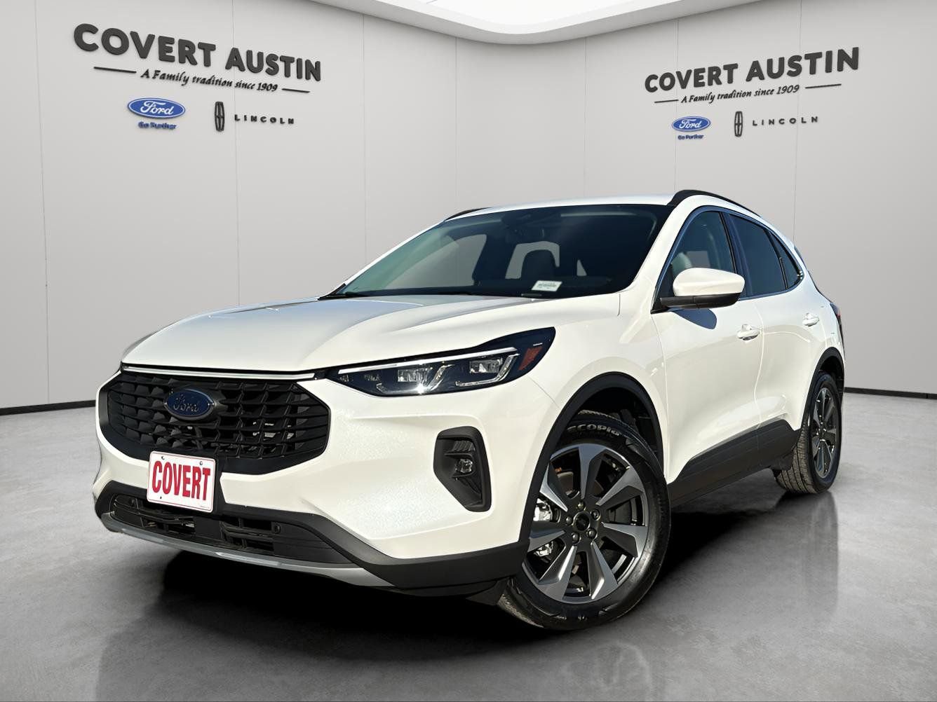 Certified 2025 Ford Escape Platinum w/ Class II Trailer Tow Package