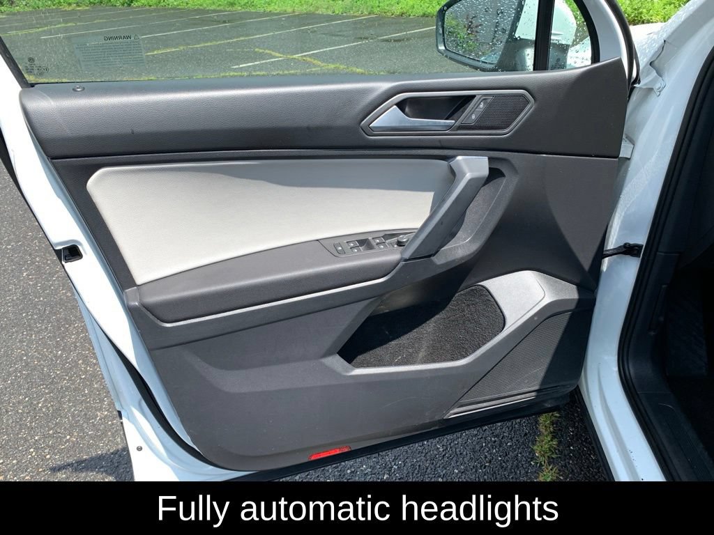 Used 2019 Volkswagen Tiguan SE w/ Panoramic Sunroof Package AWD/4WD image 12