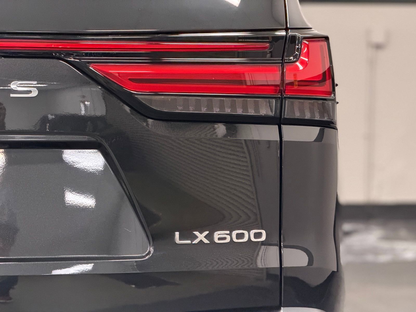 Used 2024 Lexus LX 600 4WD w/ Interior Upgrade Package image 14