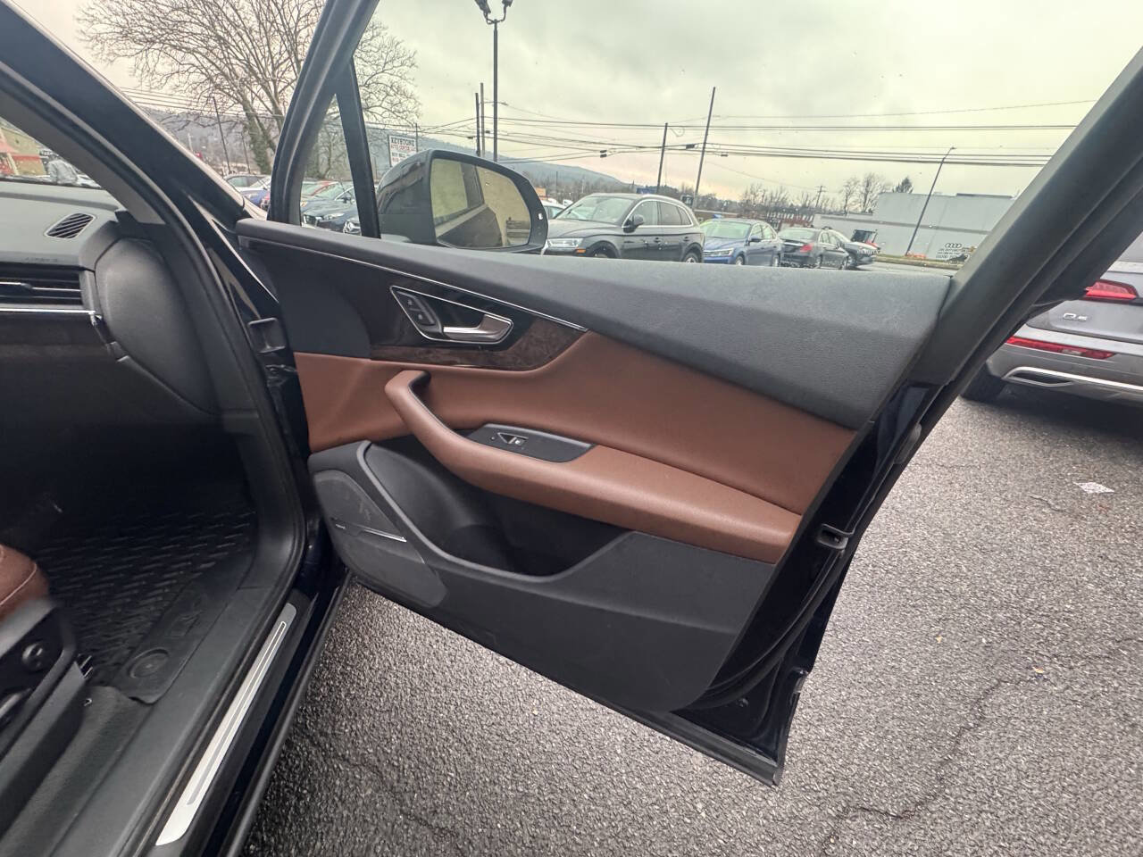 Used 2018 Audi Q7 3.0T Prestige w/ Prestige Package AWD/4WD image 29