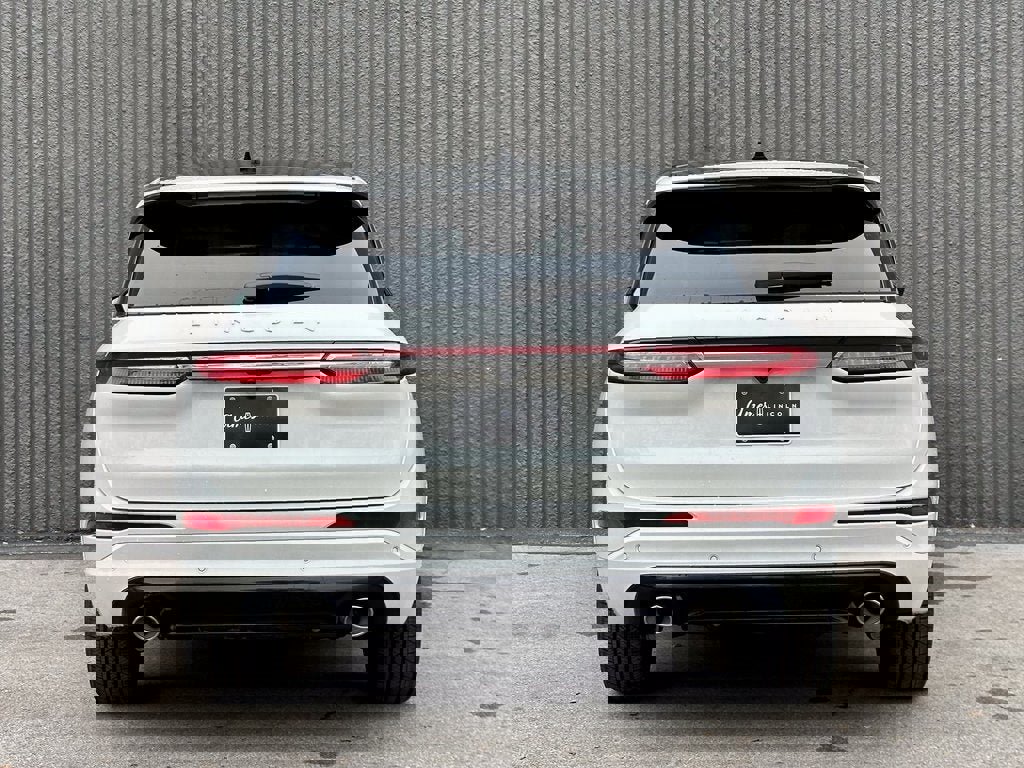 New 2025 Lincoln Corsair Grand Touring image 4