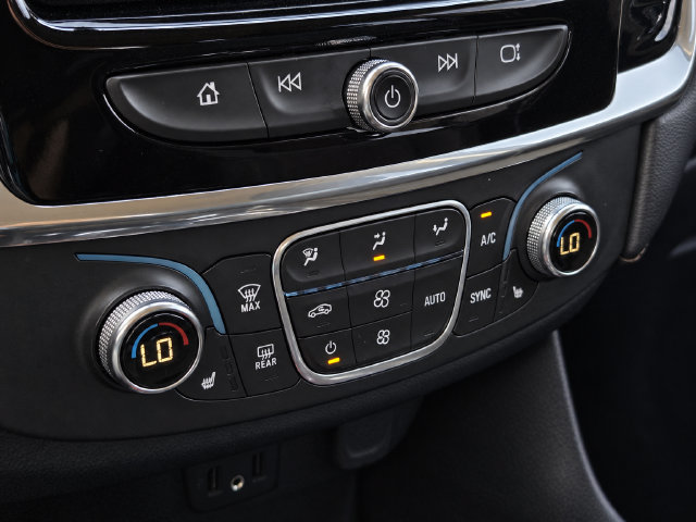 Used 2020 Chevrolet Traverse LT FWD image 22
