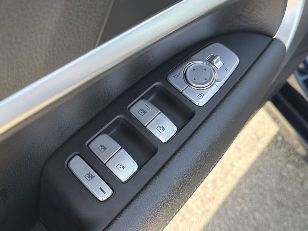 Used 2023 Genesis G70 2.0T AWD/4WD image 22