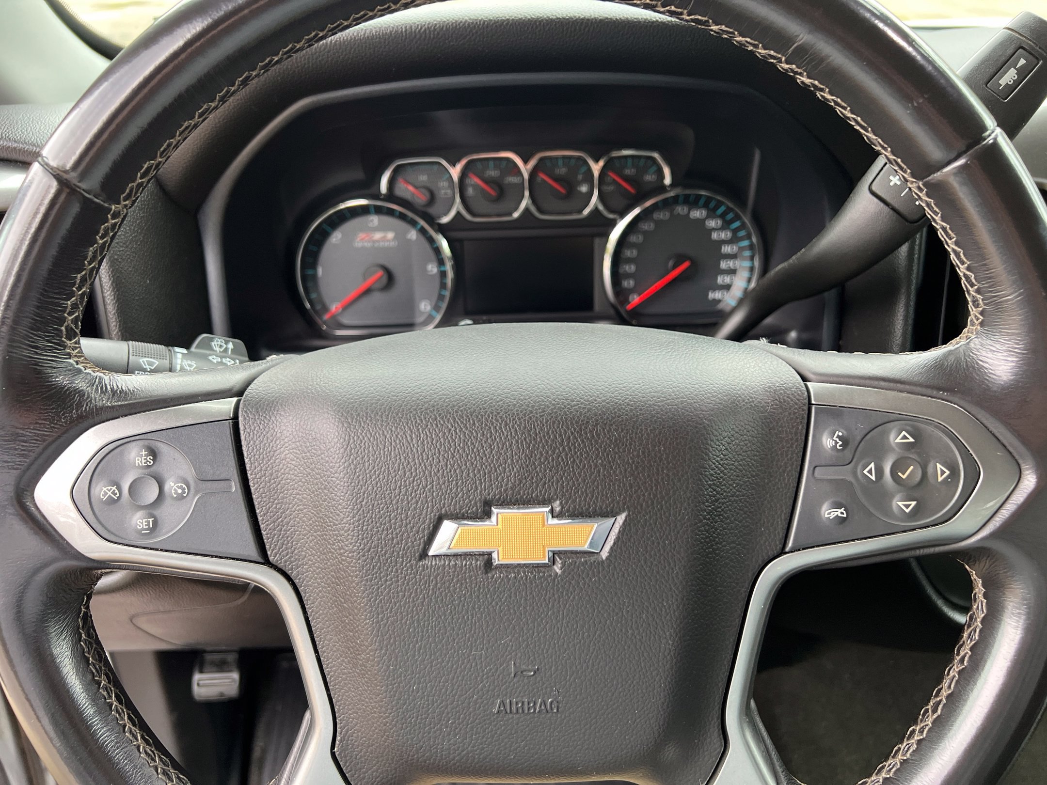 Used 2018 Chevrolet Silverado 1500 LT w/ Redline Edition AWD/4WD image 31