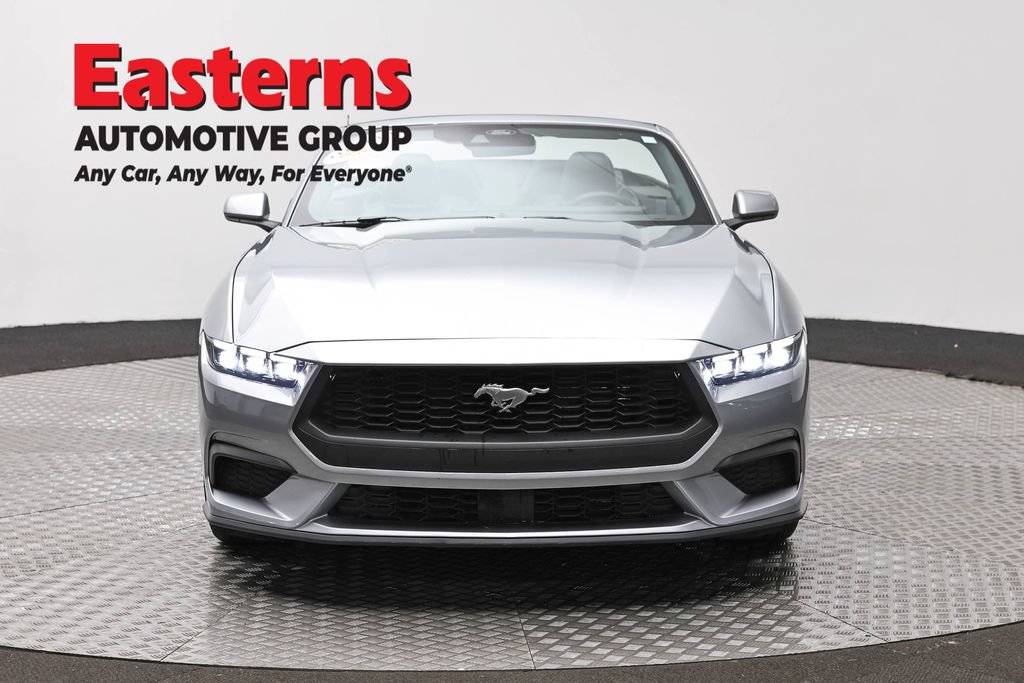 Used 2025 Ford Mustang Premium RWD image 2