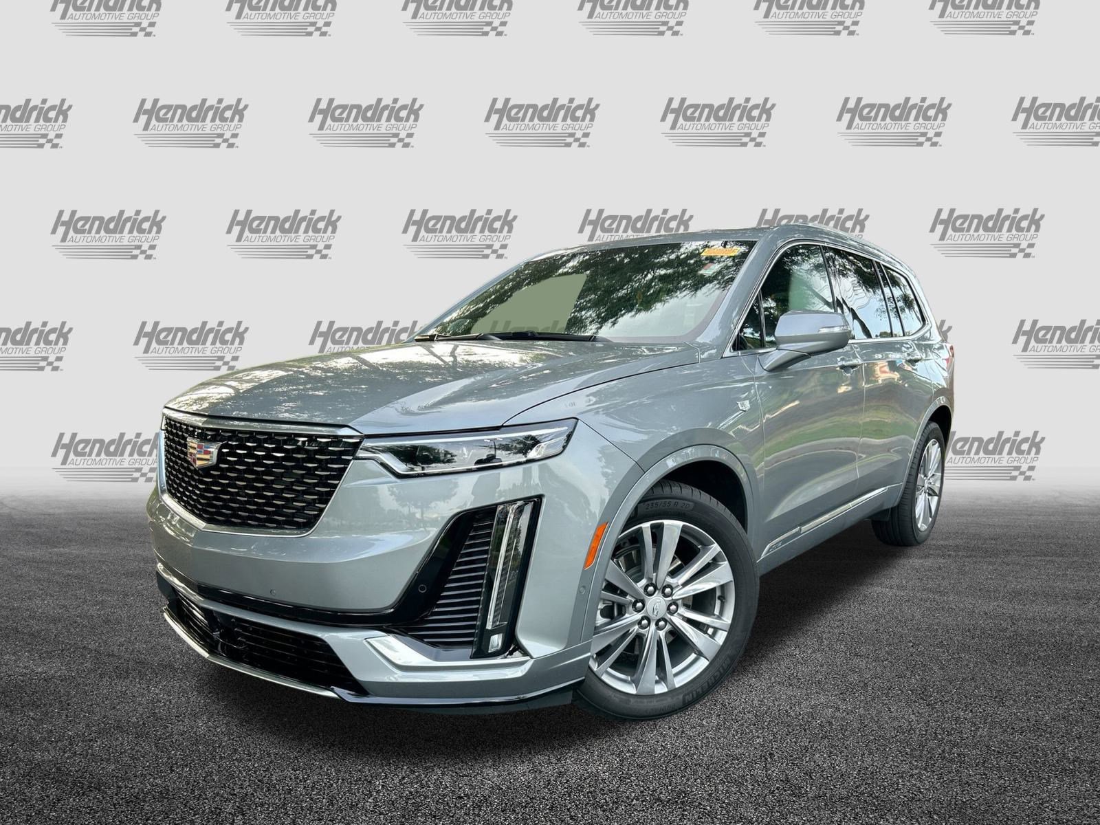 Used 2023 Cadillac XT6 Premium Luxury w/ Technology Package image 2