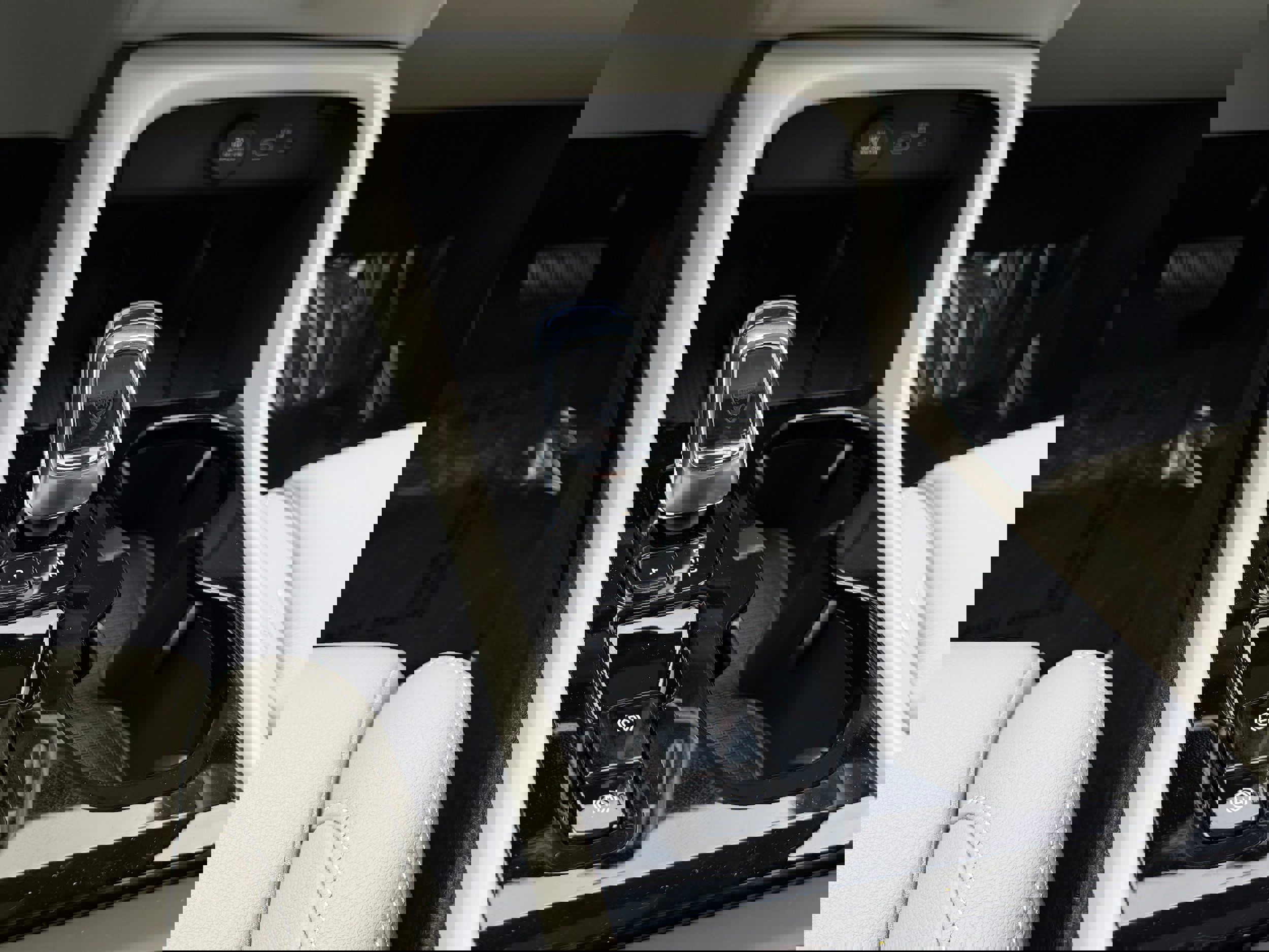 New 2026 Volvo XC40 B4 Plus w/ Protection Package Premier image 13