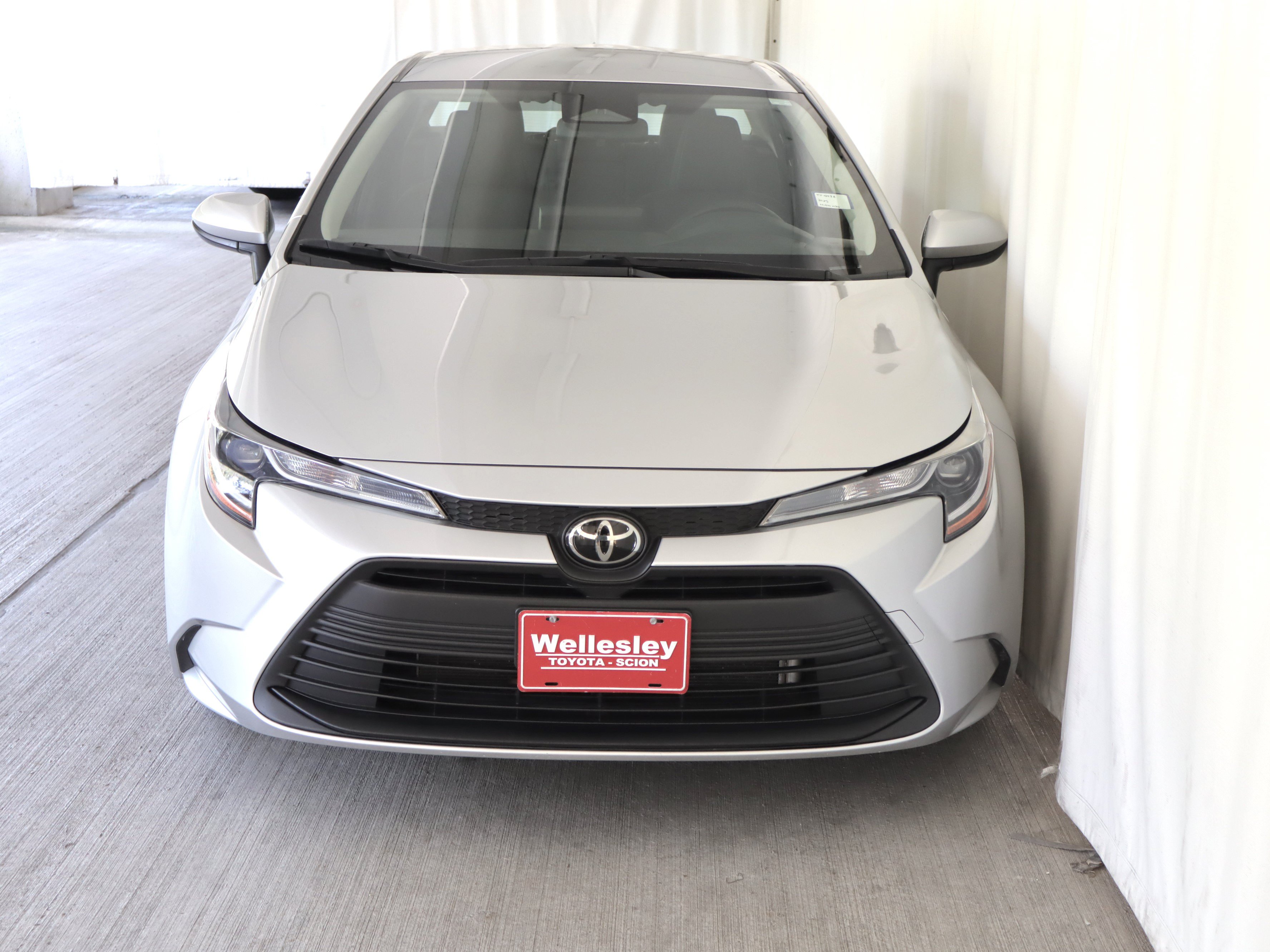 Used 2023 Toyota Corolla LE w/ Carpet Mat Package (TMS) FWD image 3