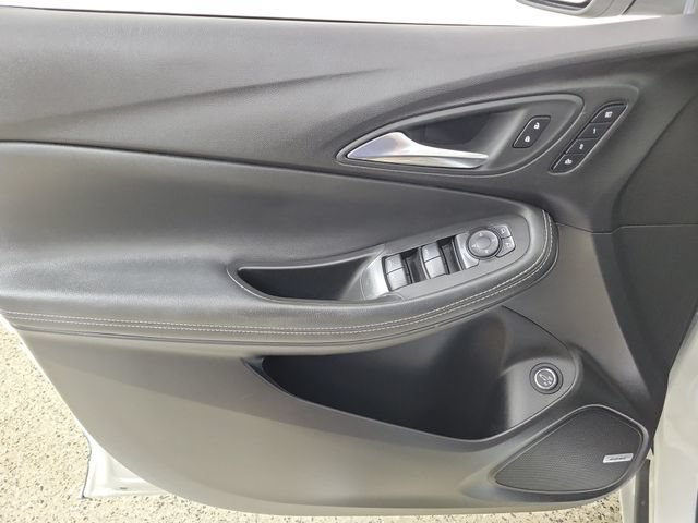 Used 2025 Buick Encore GX Avenir w/ Avenir Convenience Package FWD image 22
